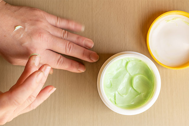 看護師さんの職業病 気になる手荒れの原因と改善方法 ナイトナースコラム