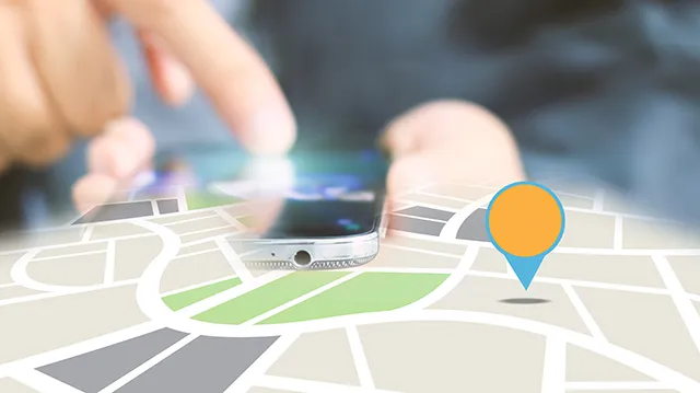 スマホで地図をタップするイメージ