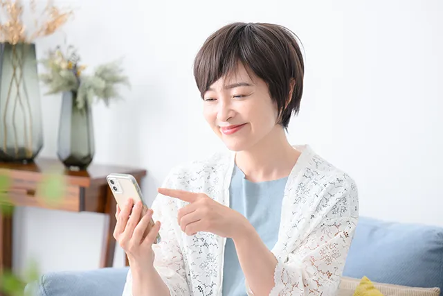 スマホで調べる40〜50代の女性