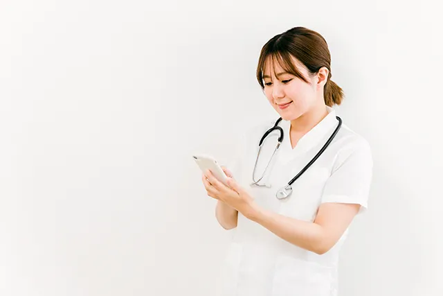 スマートフォンで探す看護師