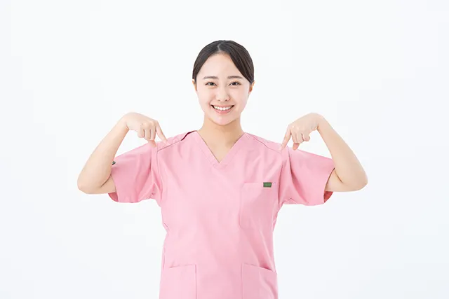 ポイントを指さす看護師