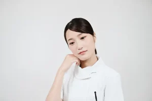 悩む看護師