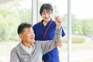整形外科の看護師と患者