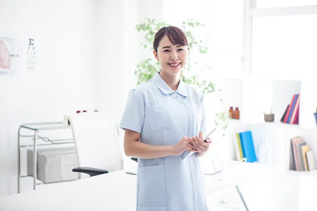 笑顔の看護師