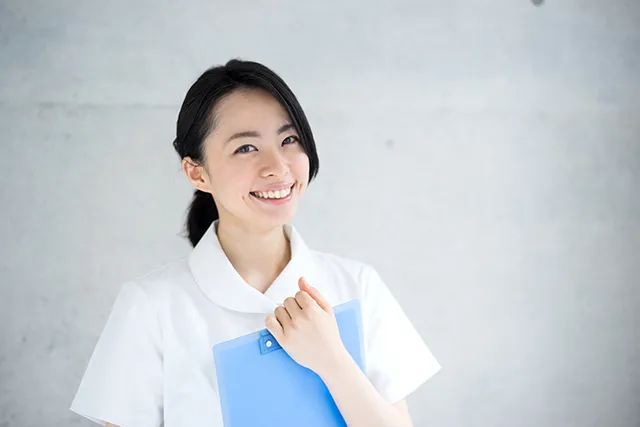 笑顔の看護師
