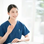 笑顔の看護師